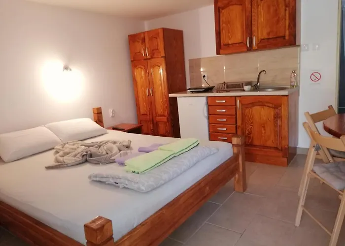 Sobe I Simic Apartment *